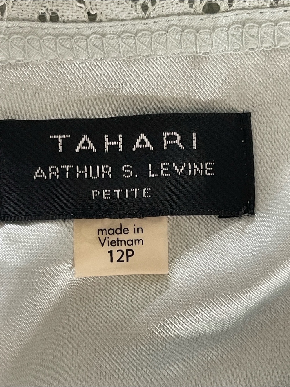 TAHARI Arthur S. Levine Soft Mint Green Scalloped Lace Illusion Yoke Dress 12P - Picture 5 of 6